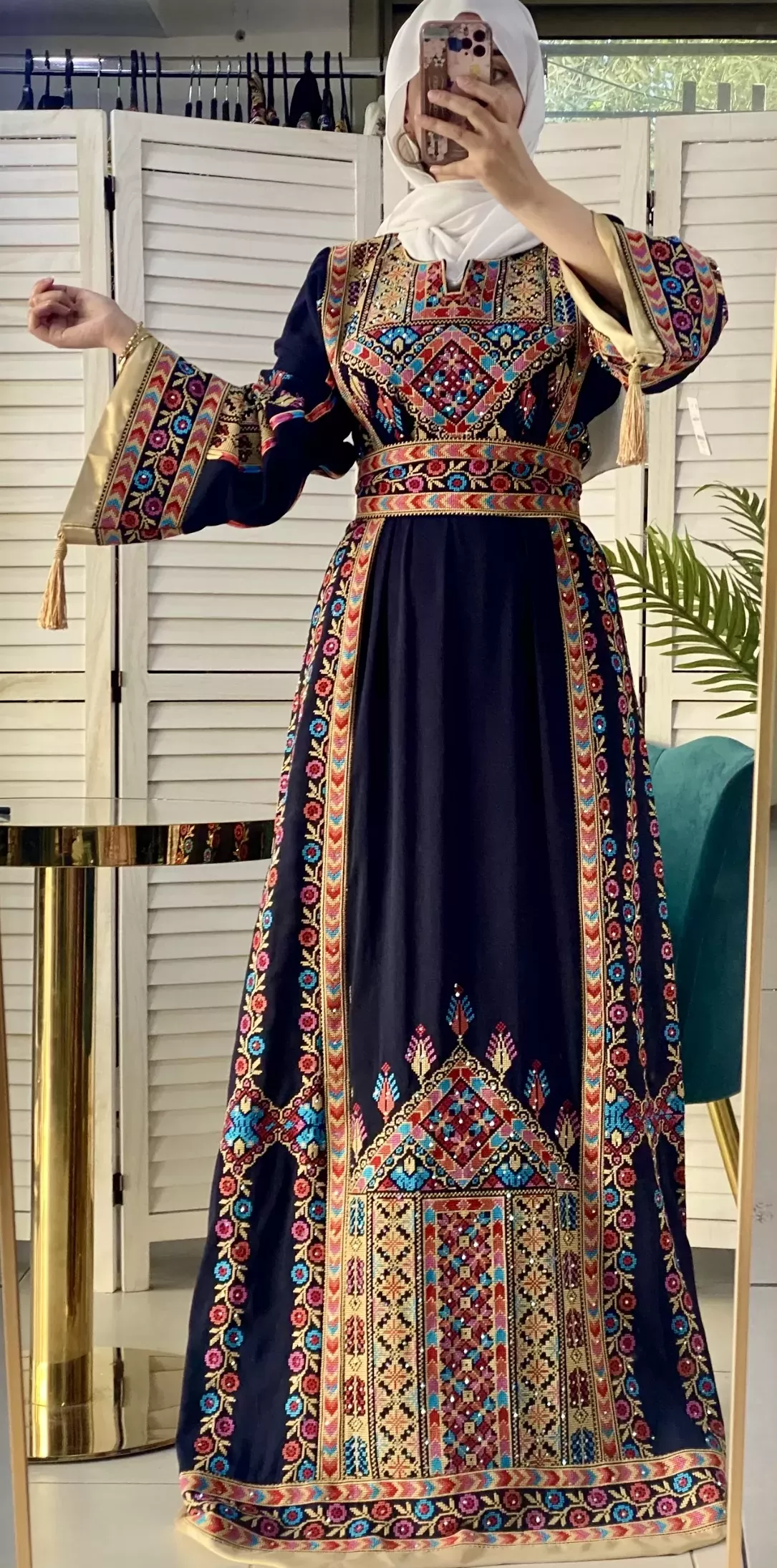 Elegant Black Abaya Outfit Inspiration