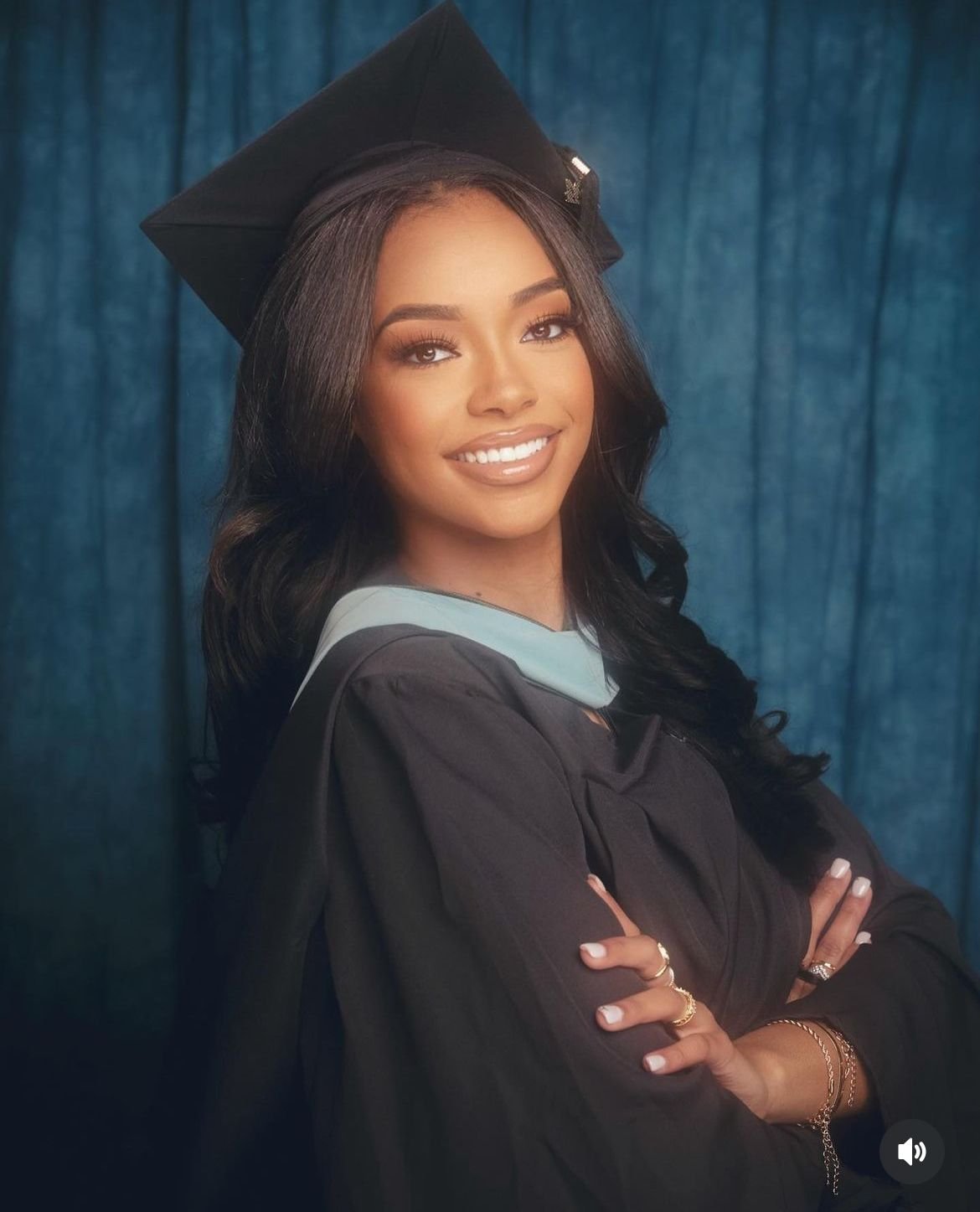 Beautiful Arab Graduate Portrait Inspiration 7