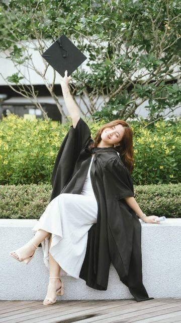 You Need to See This Graduate Portrait