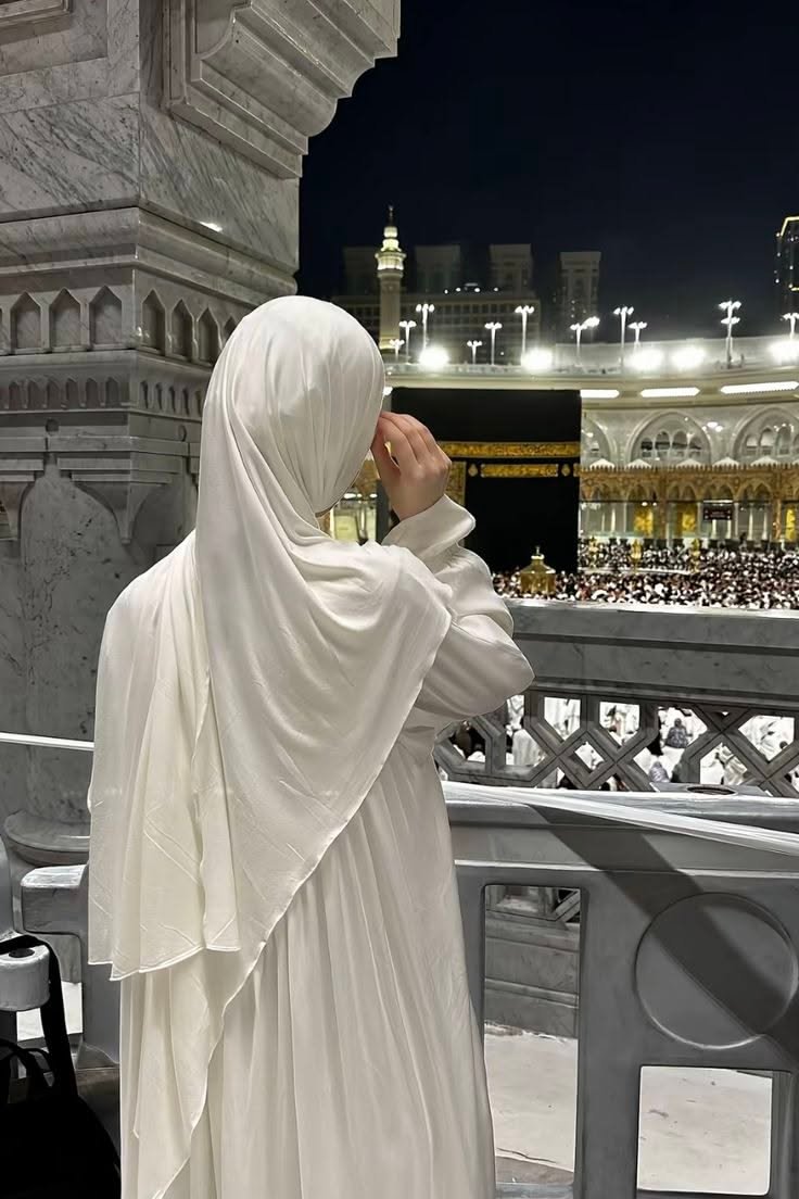 Elegant Modest Hijabi Fashion Look 2