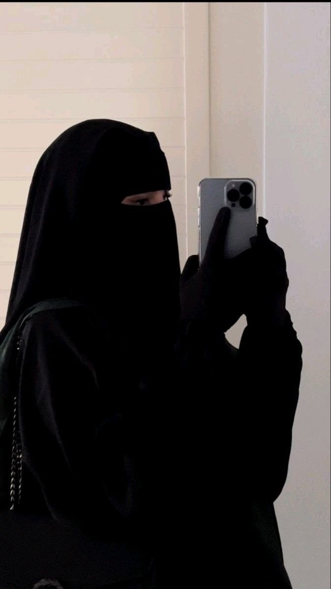 Stylish Modest Hijabi Outfit Design 2