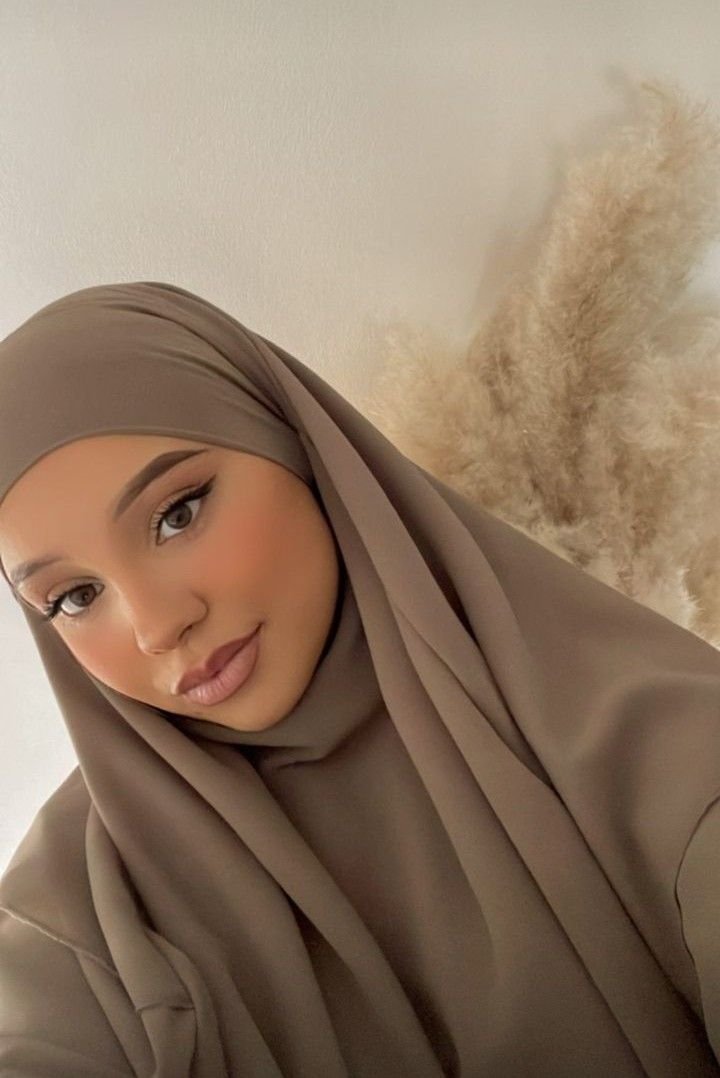Chic Hijabi Street Style Inspiration 2