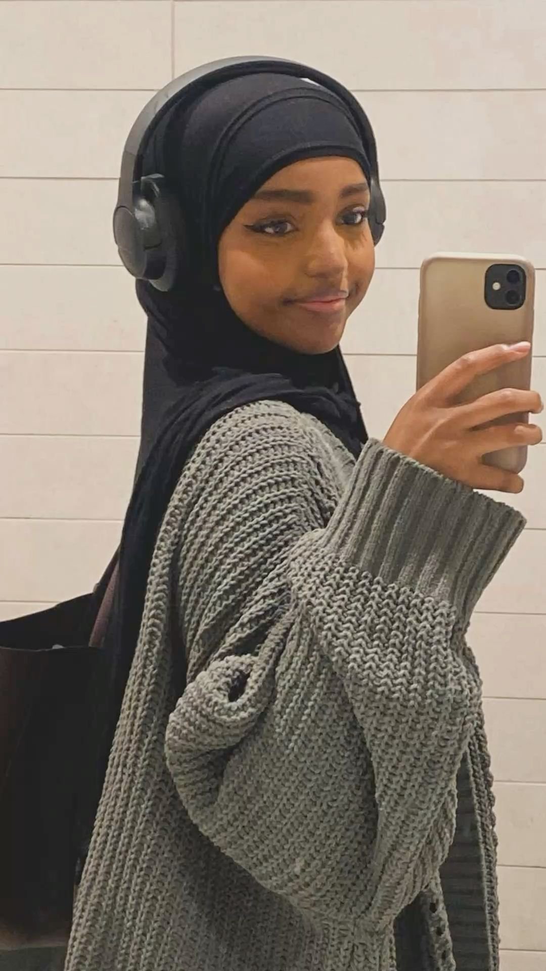 Stylish Modest Hijabi Outfit Design 2