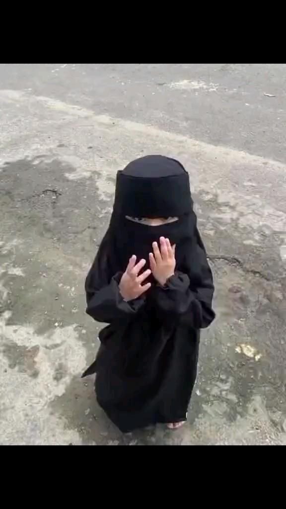 Modern Hijabi Fashion Outfit Ideas 2