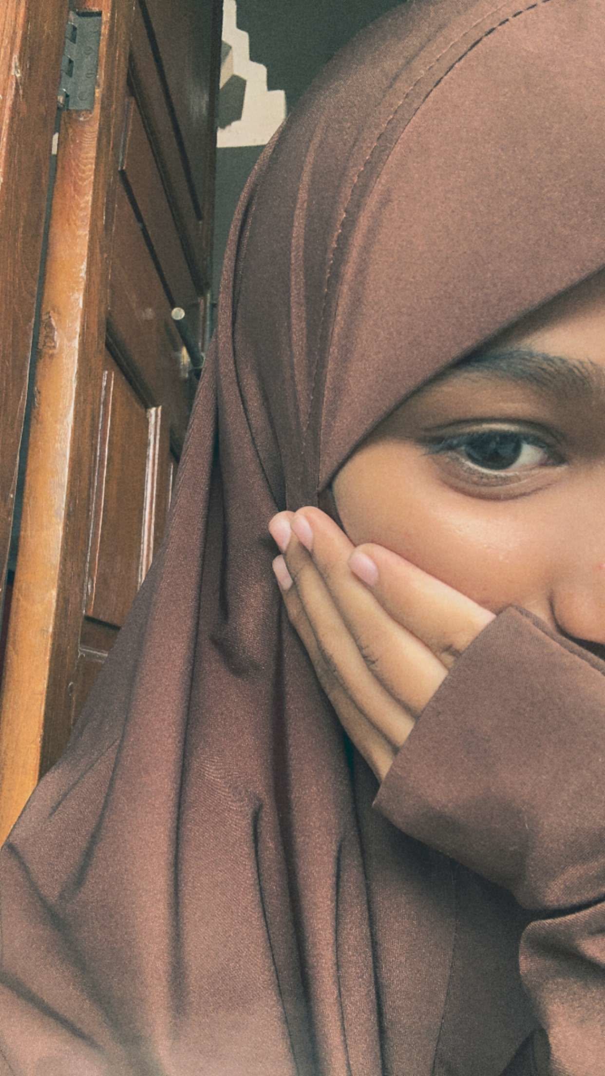 Beautiful Arabian Hijabi Fashion Look 2