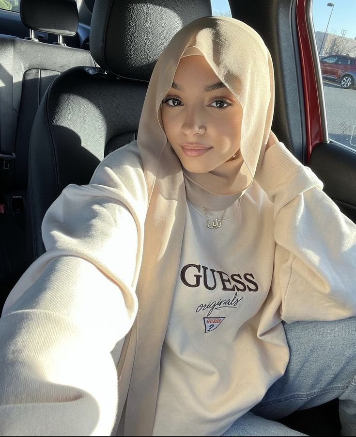 Trendy Modest Hijabi Fashion Design 2