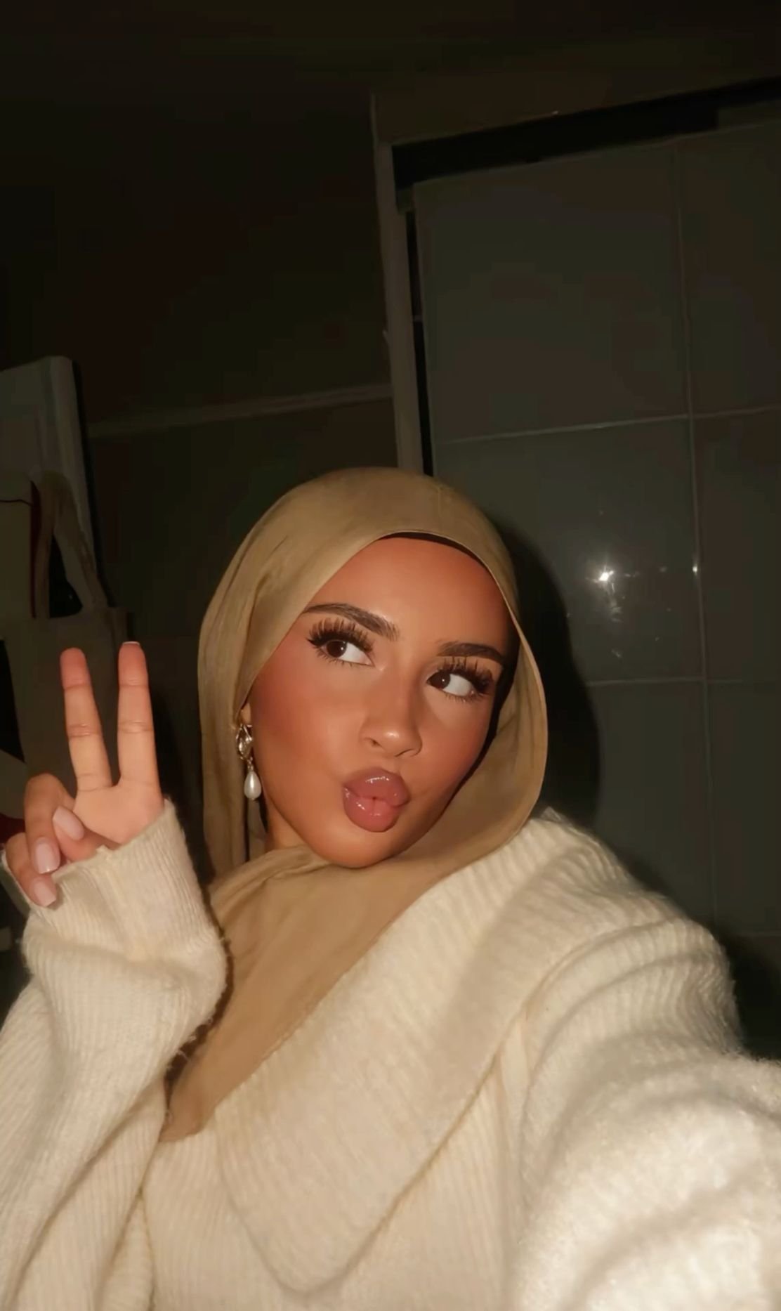 Contemporary Hijabi Fashion Style Ideas 2