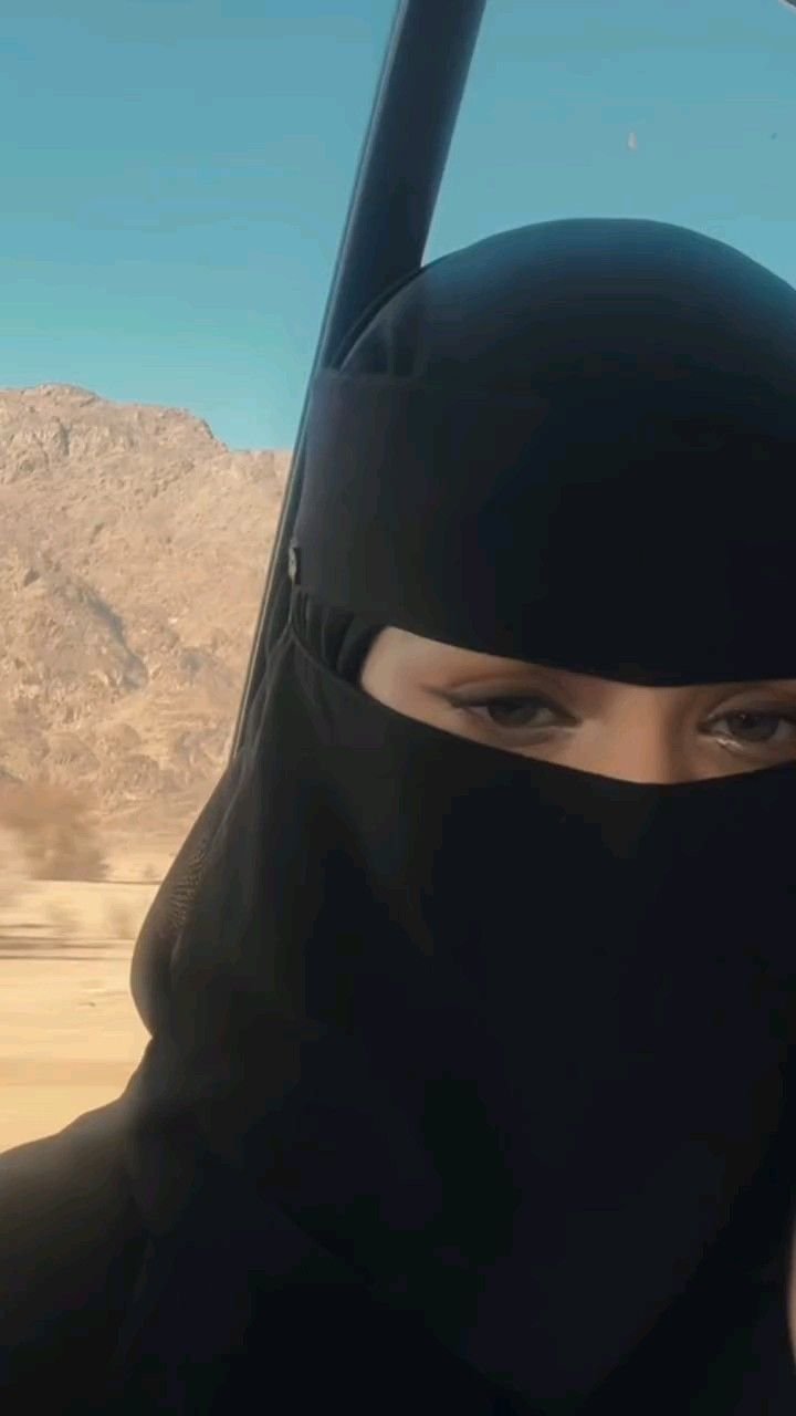 Beautiful Arabian Hijabi Fashion Look 2