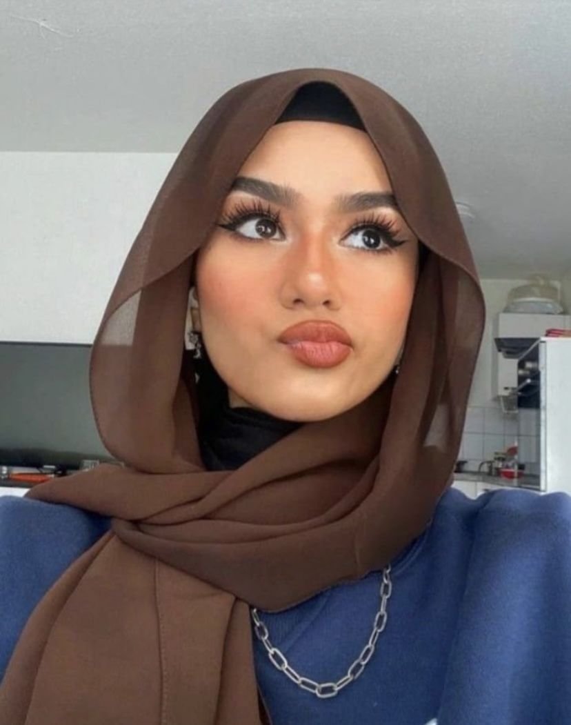 Chic Hijabi Street Style Inspiration 3