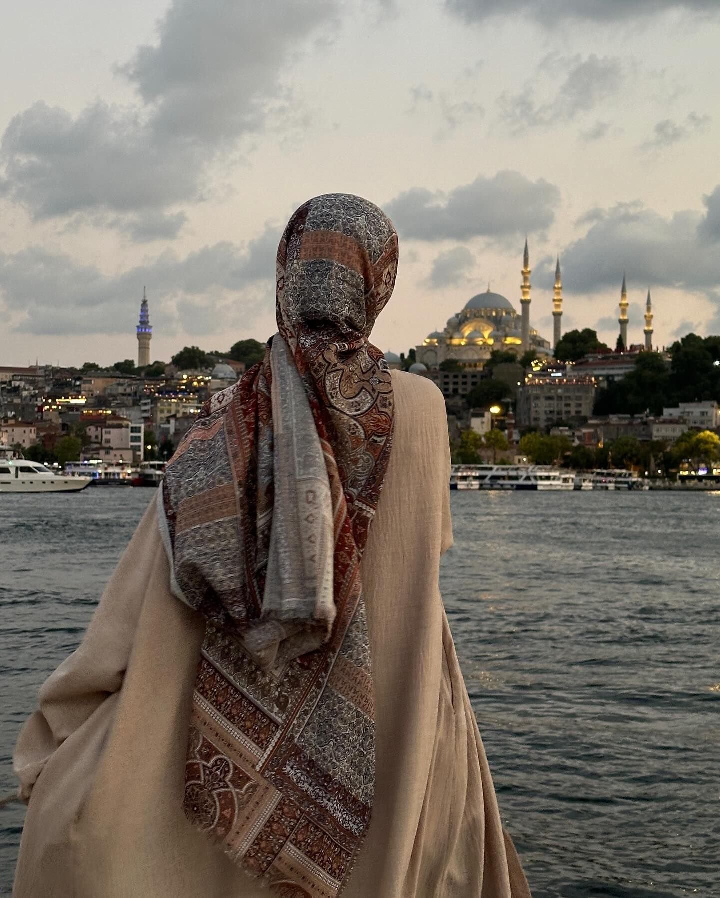 Trendy Modest Hijabi Fashion Design 3
