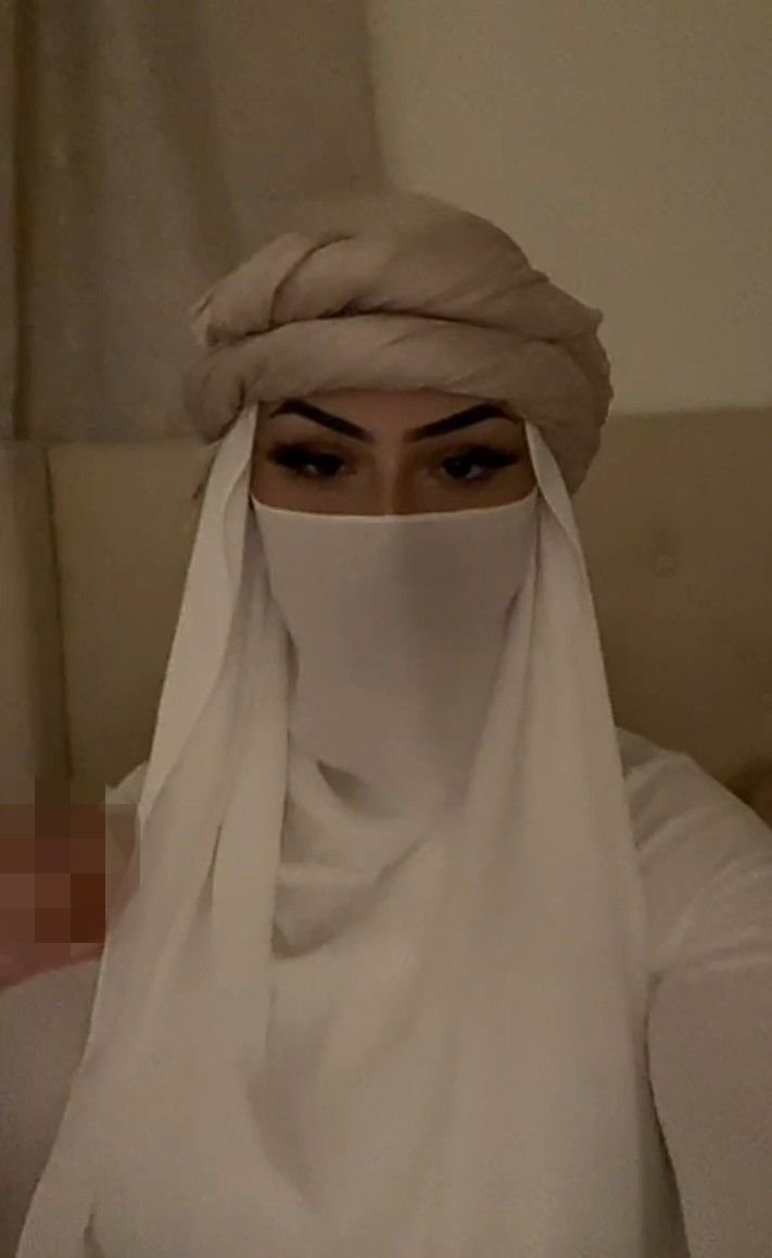 Beautiful Hijabi Woman Fashion Portrait 3