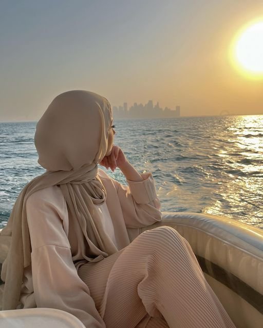 Beautiful Hijabi Woman Style Inspiration 3