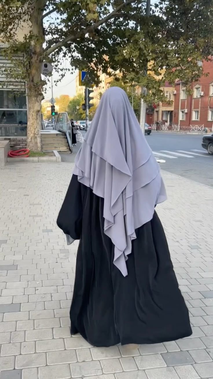 Sophisticated Hijabi Outfit Inspiration 3