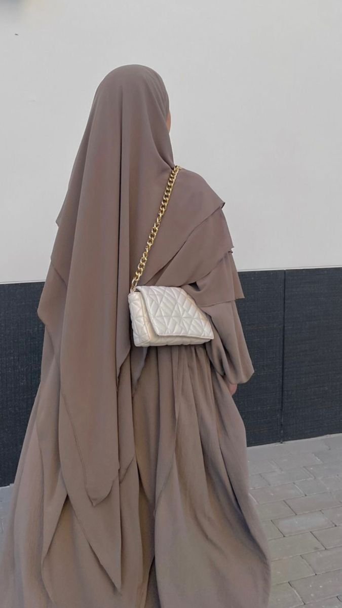 Beautiful Hijabi Woman Style Inspiration 3