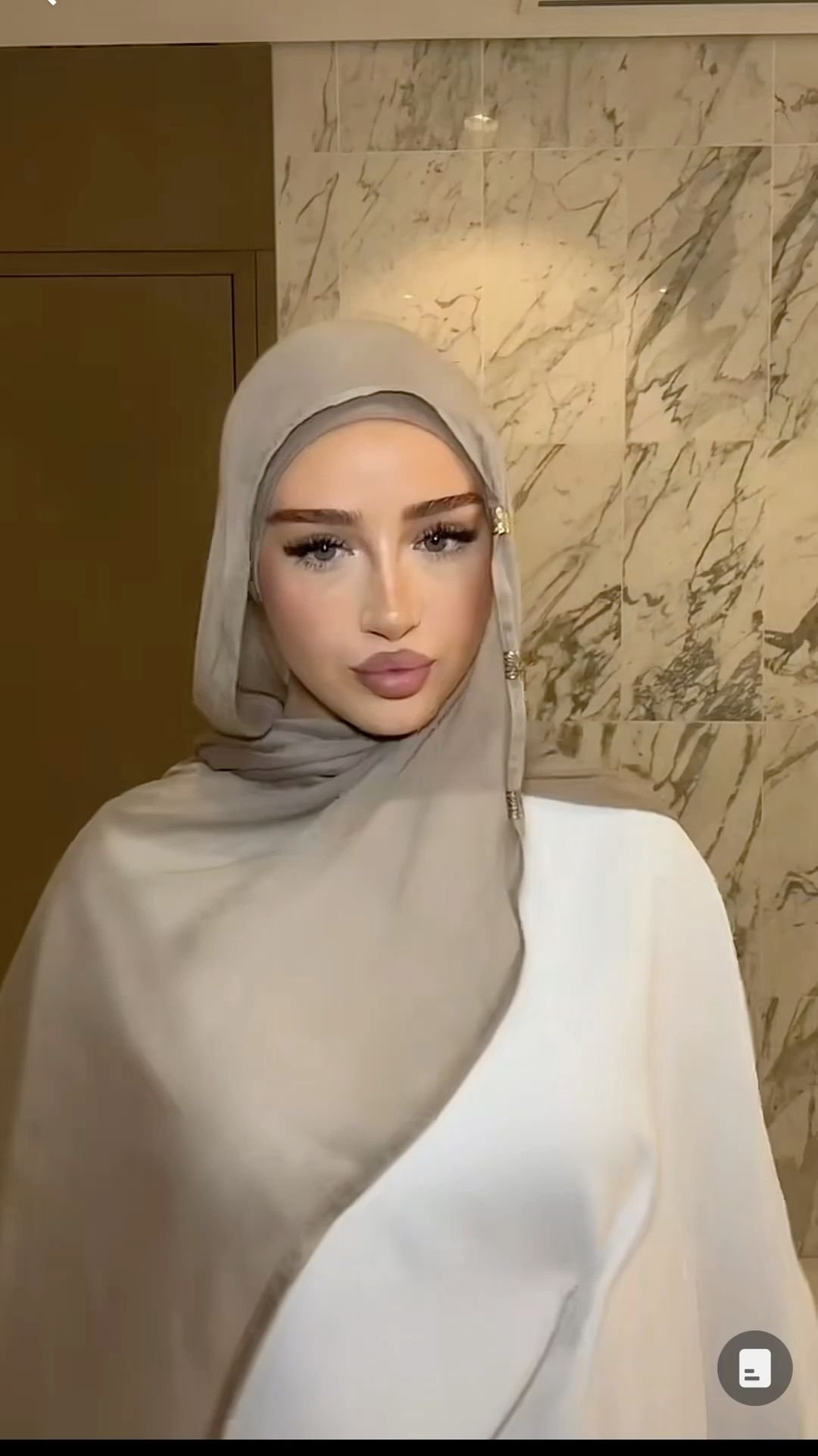 Beautiful Arabian Hijabi Fashion Look 3