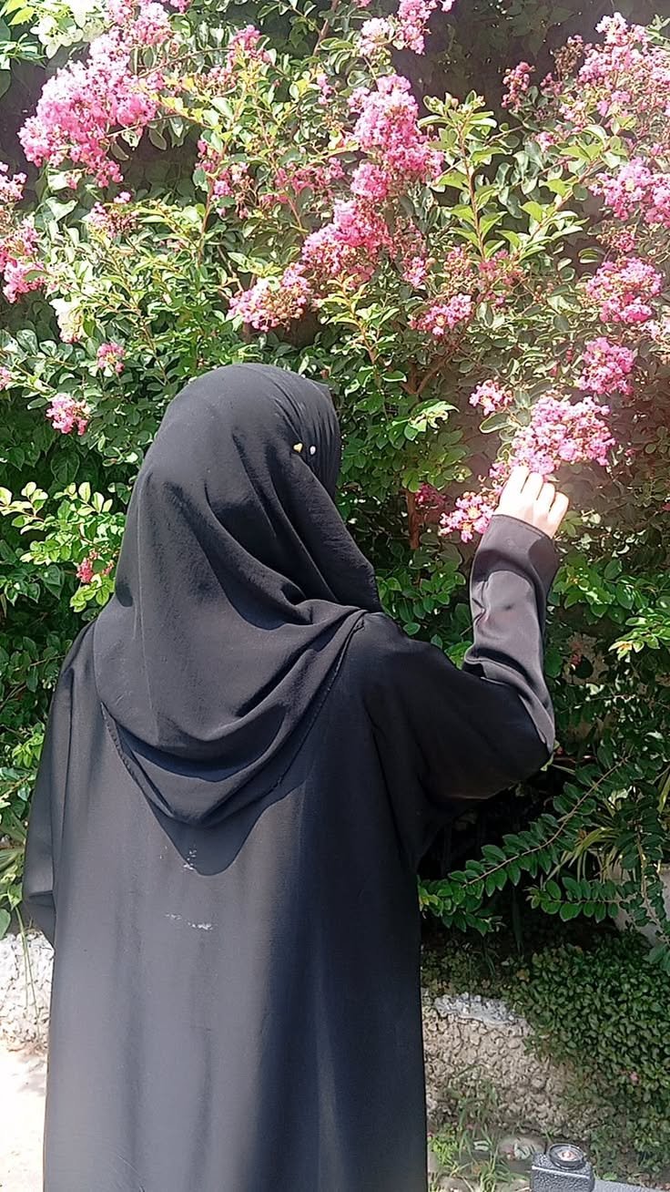 Trendy Modest Hijabi Fashion Design 3