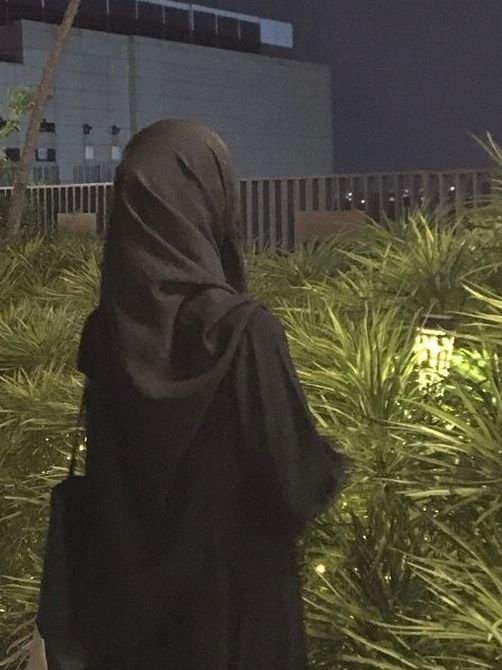 Elegant Modest Hijabi Fashion Look 3