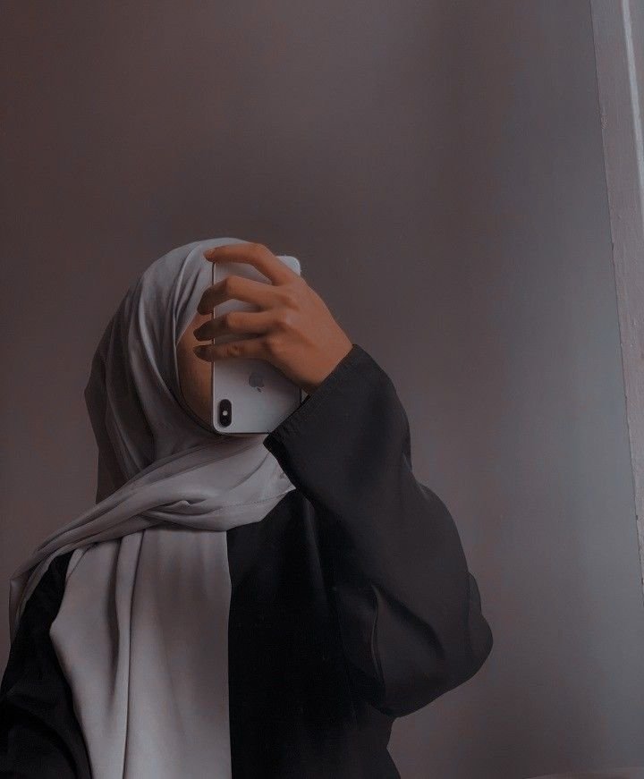 Beautiful Arabian Hijabi Fashion Look 3