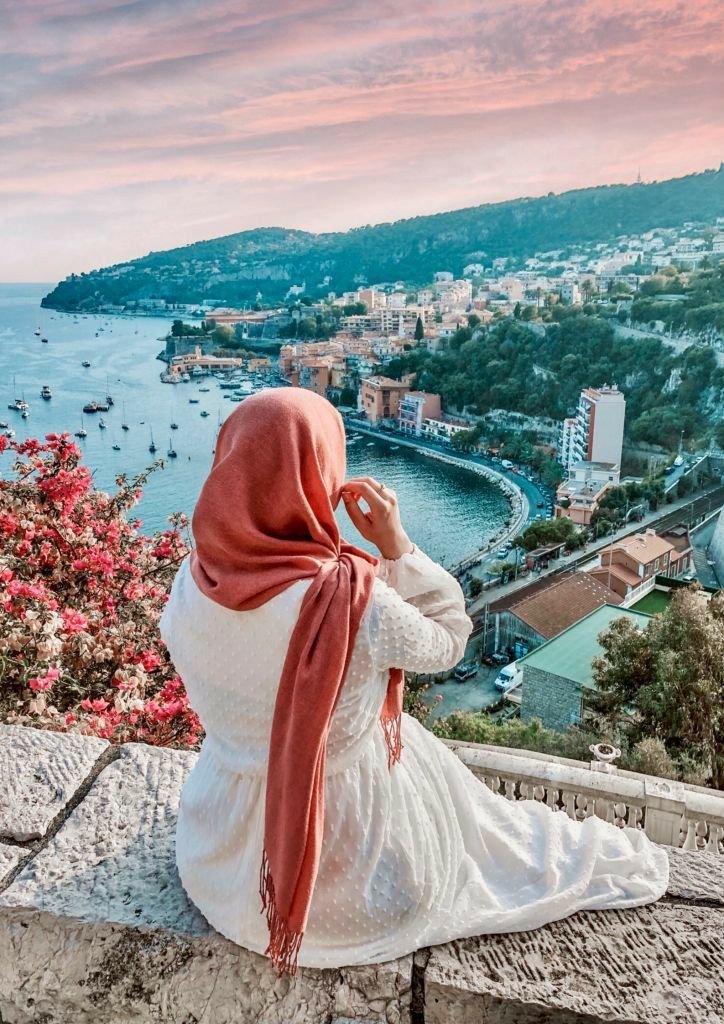 Sophisticated Hijabi Outfit Inspiration 3