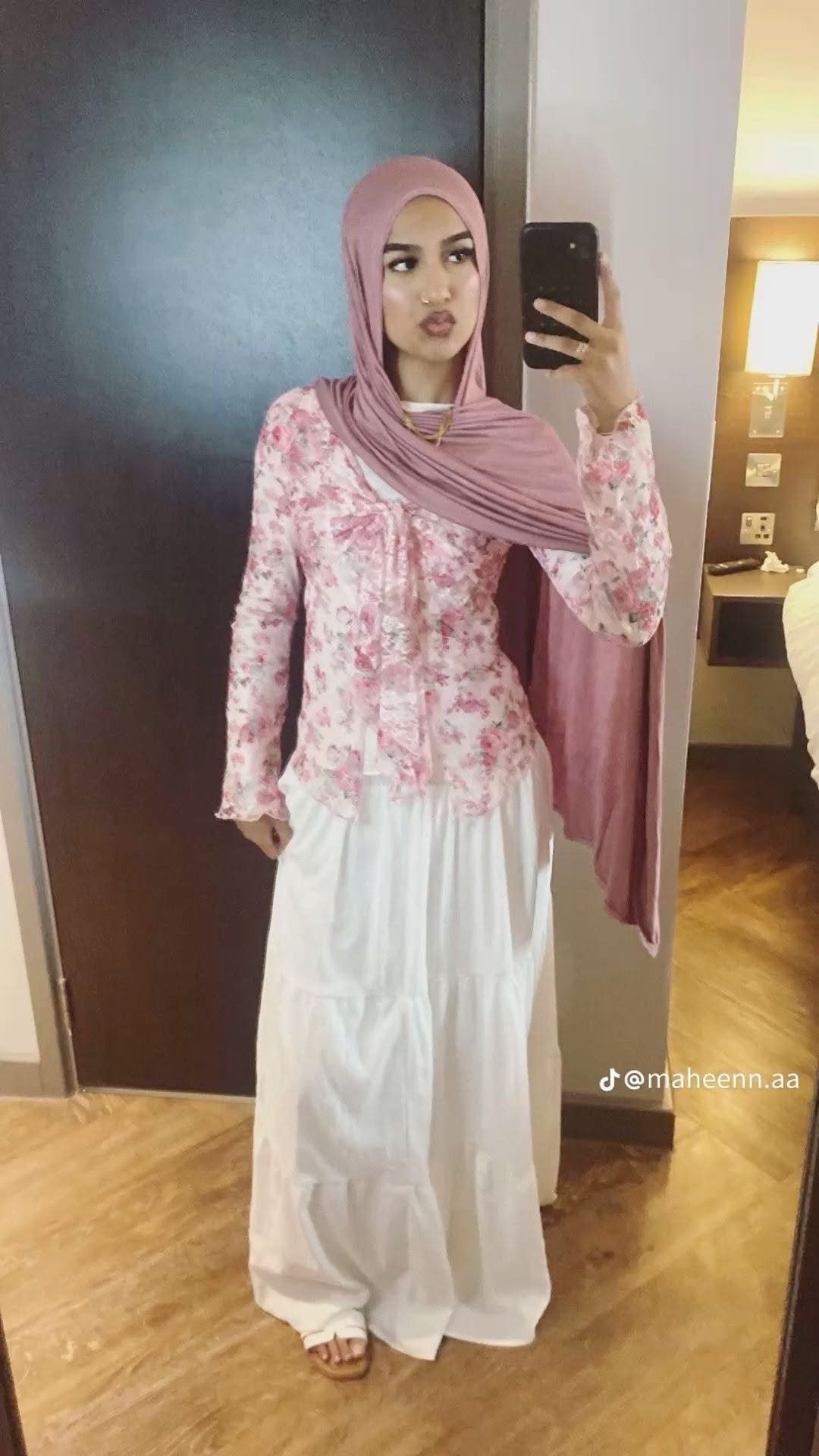Stylish Modest Hijabi Outfit Design 3