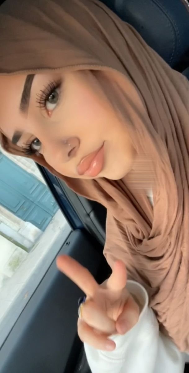 Modern Modest Hijabi Fashion Inspiration 3