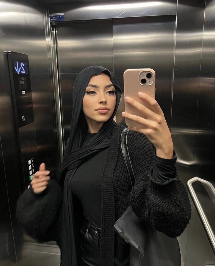 Modest Hijabi Fashion Inspiration Look 3