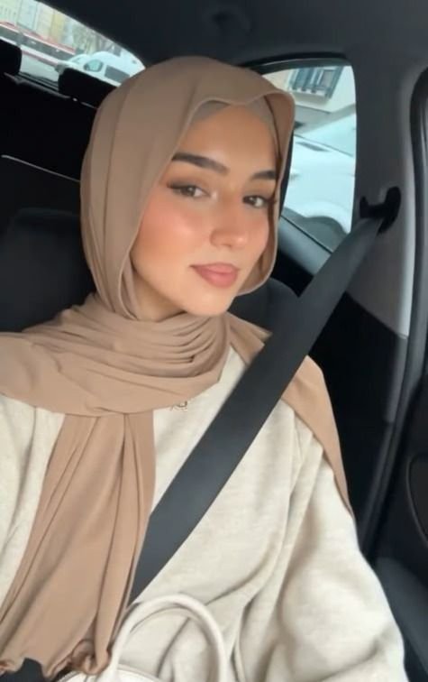 Beautiful Hijabi Woman Fashion Portrait 3