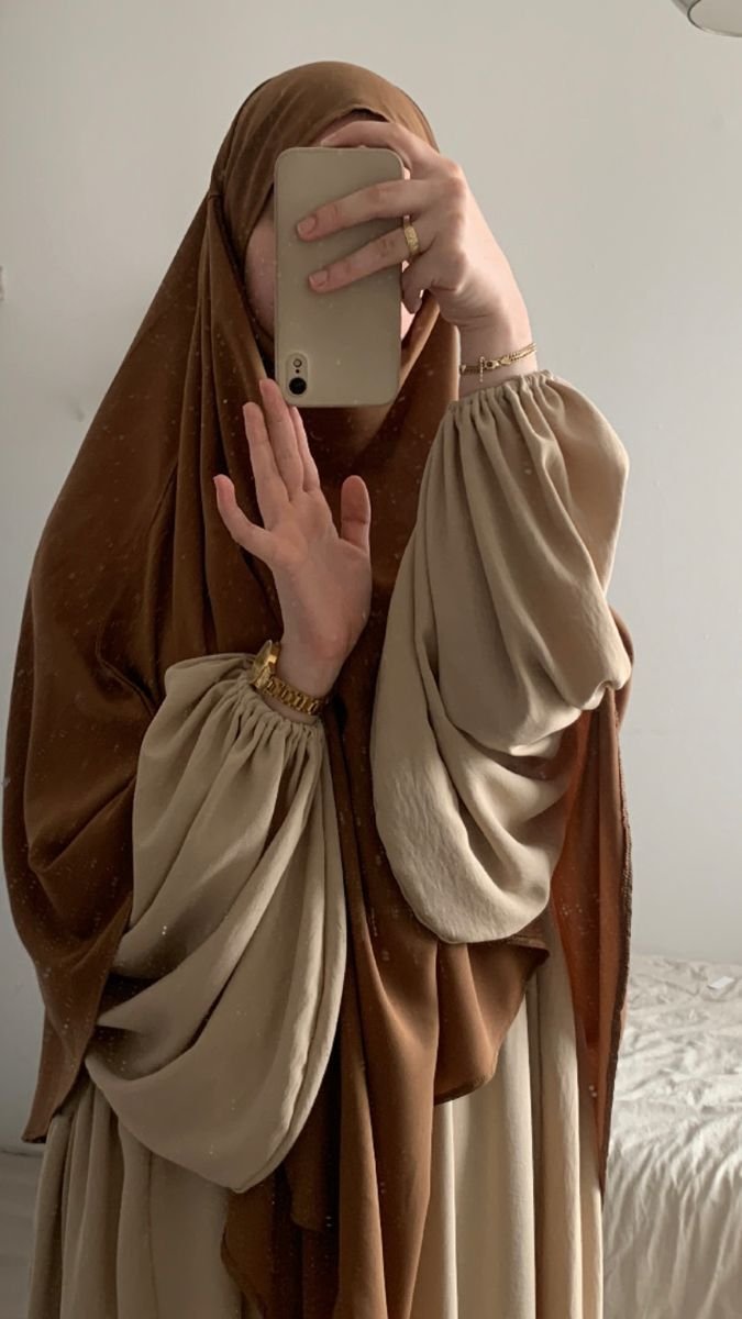 Elegant Modest Hijabi Fashion Look 3