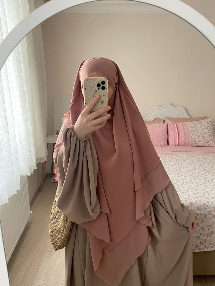 Trendy Modest Hijabi Fashion Design 3