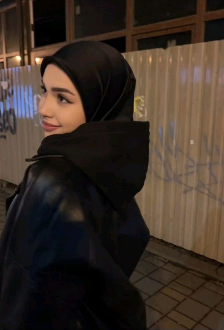 Chic Hijabi Street Style Inspiration 4