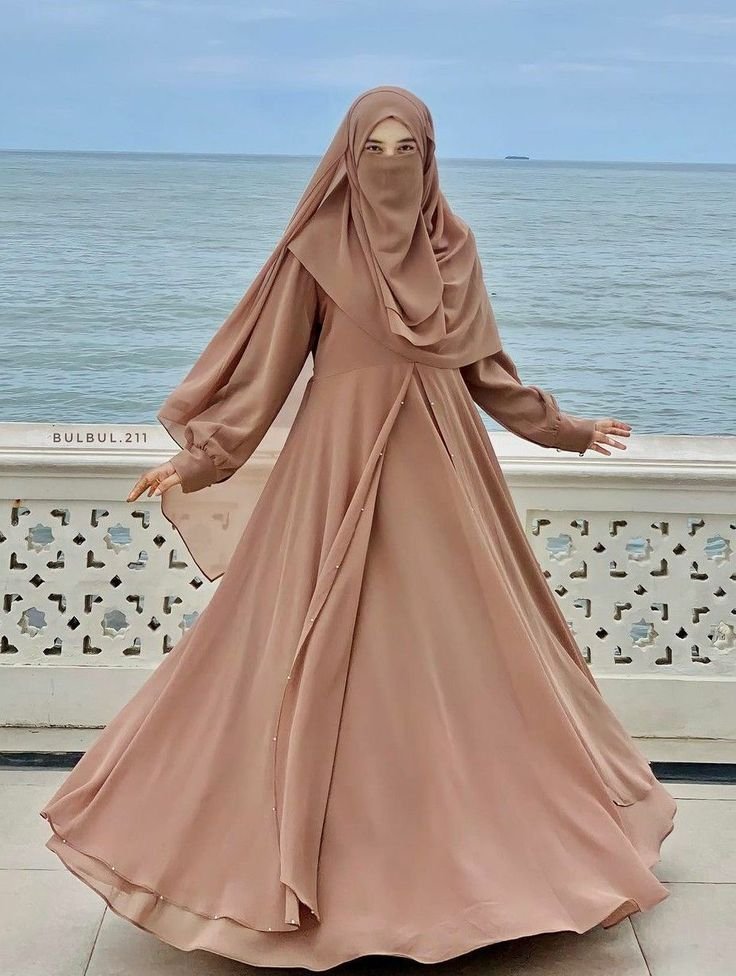 Elegant Hijabi Woman Portrait Inspiration 4