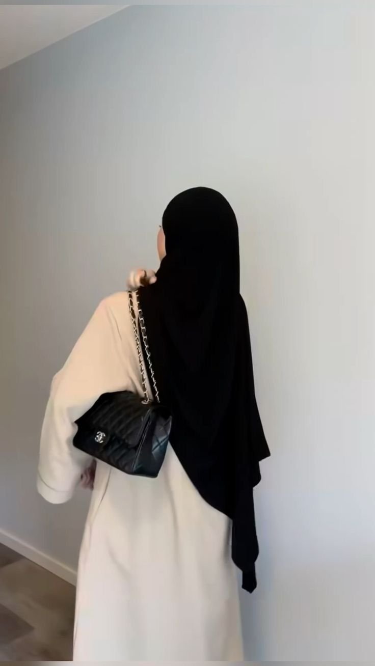 Trendy Modest Hijabi Fashion Design 4