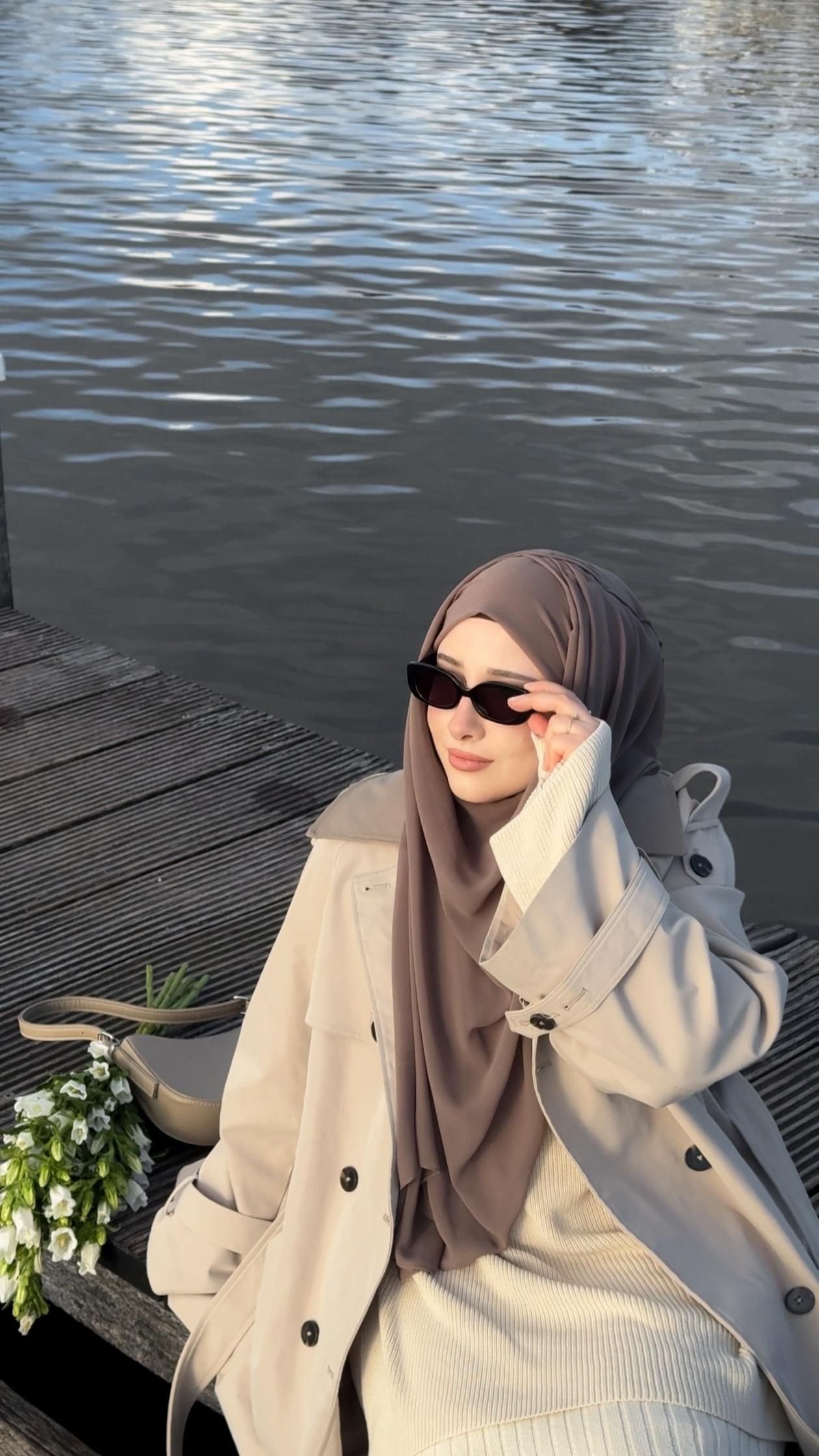 Elegant Hijabi Casual Style Ideas 4