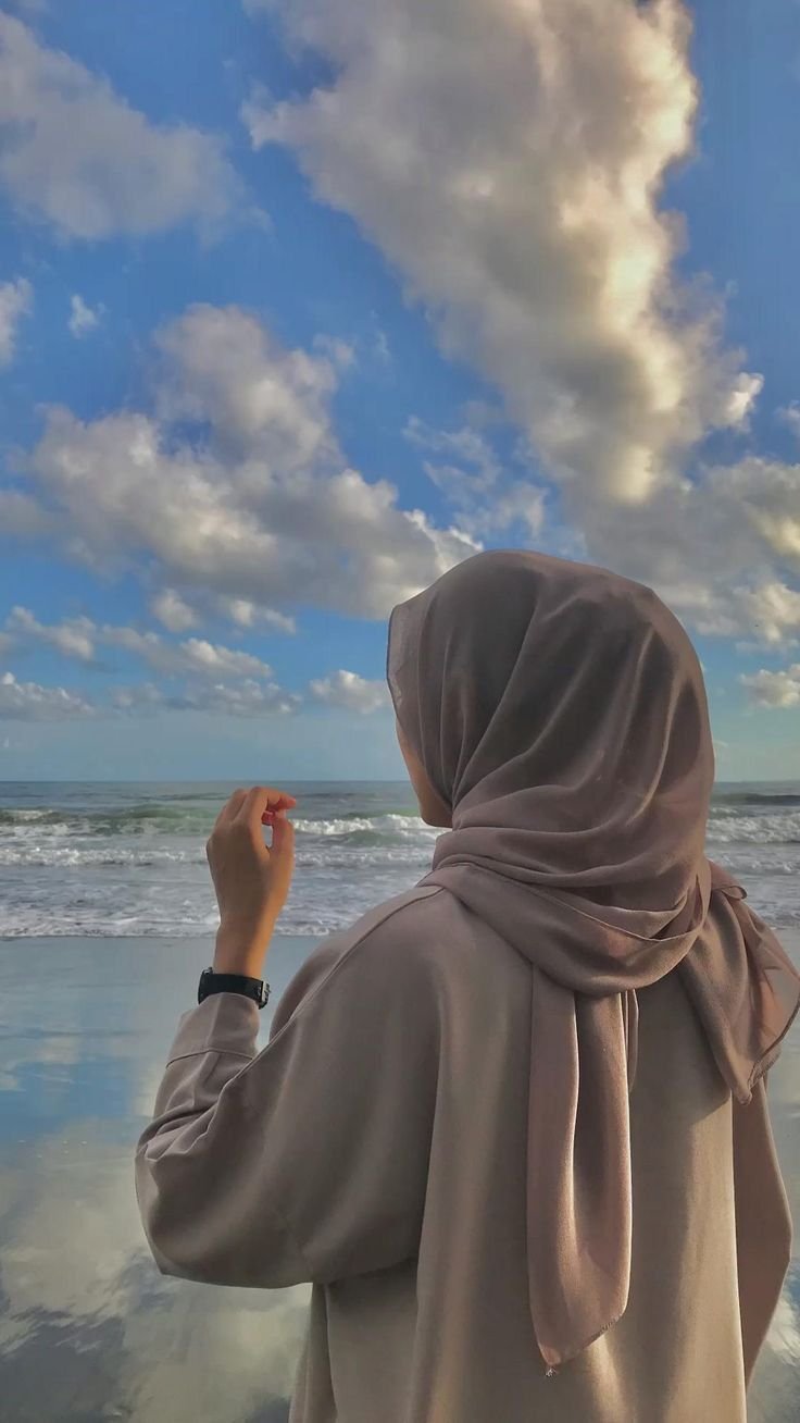 Stylish Modest Hijabi Outfit Design 4