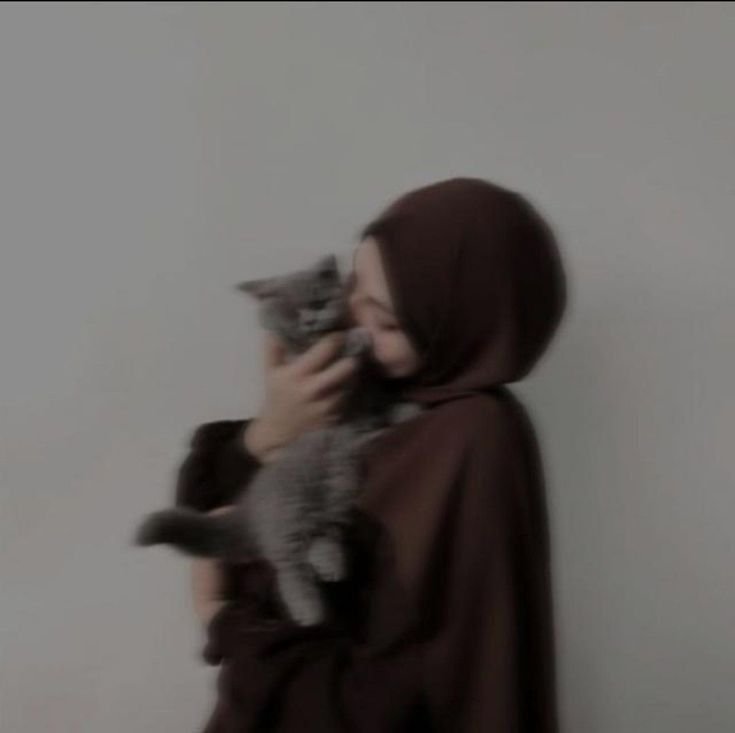 Beautiful Hijabi Woman Fashion Portrait 4