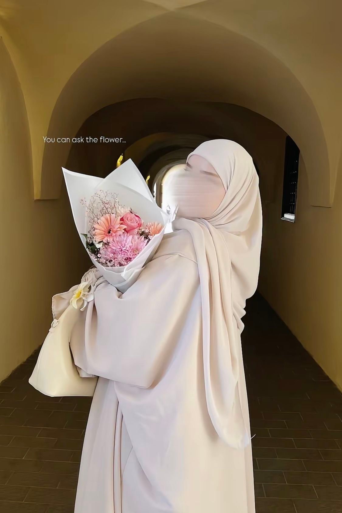 Elegant Modest Hijabi Fashion Look 4