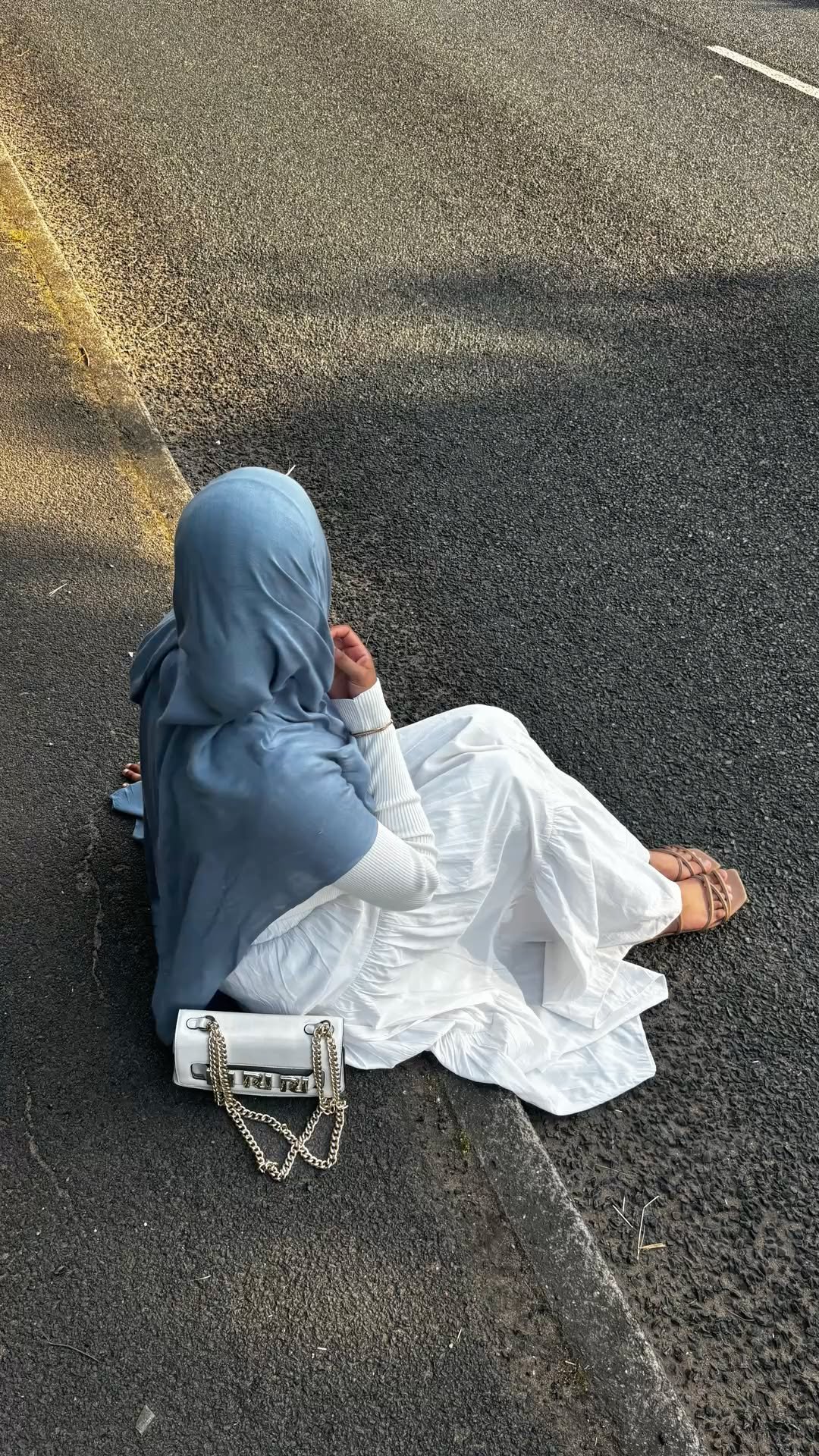 Elegant Hijabi Woman Portrait Inspiration 4
