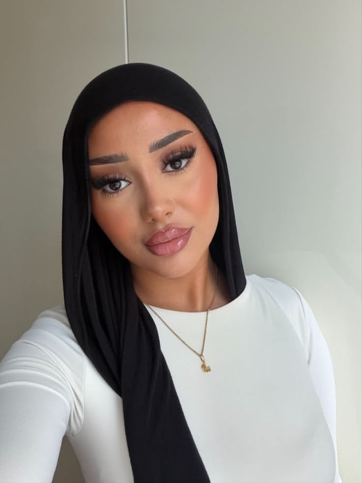 Beautiful Hijabi Woman Fashion Portrait 4