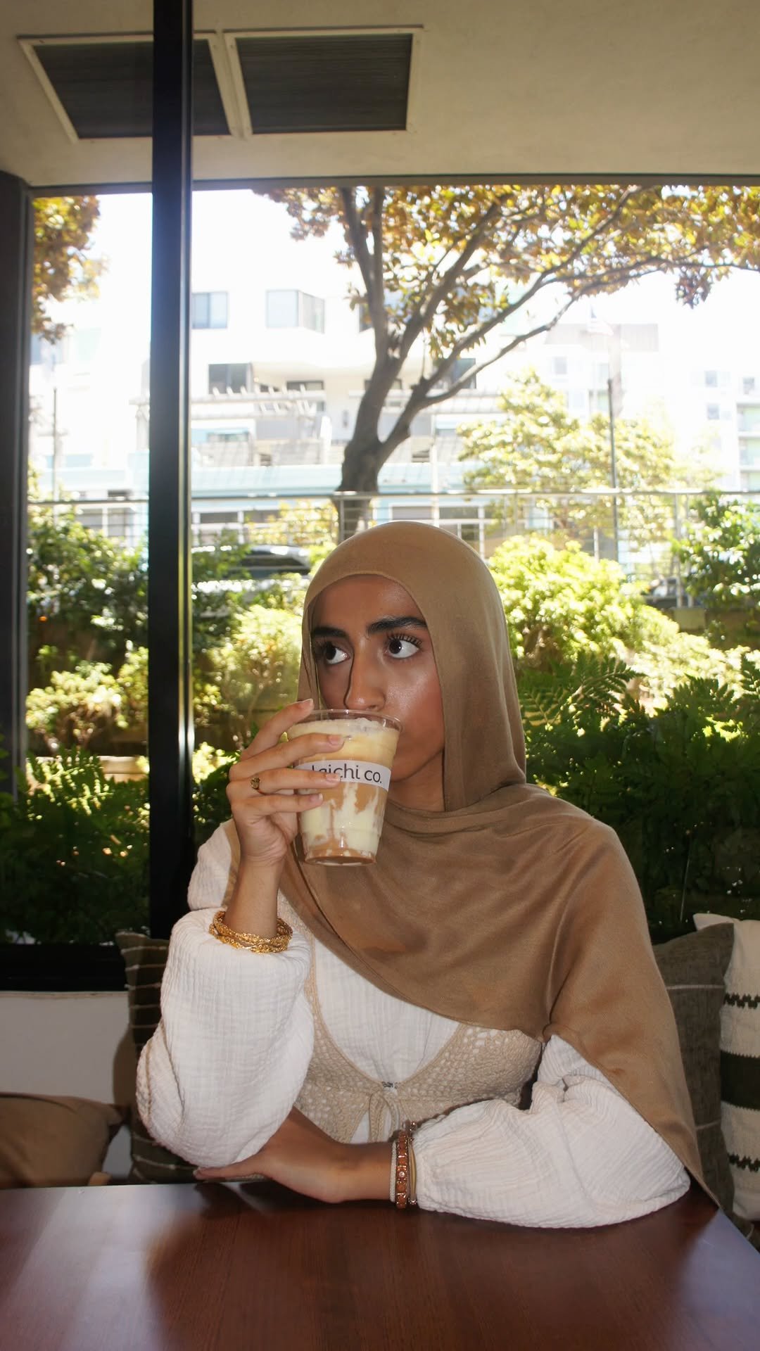 Chic Hijabi Street Style Inspiration 4