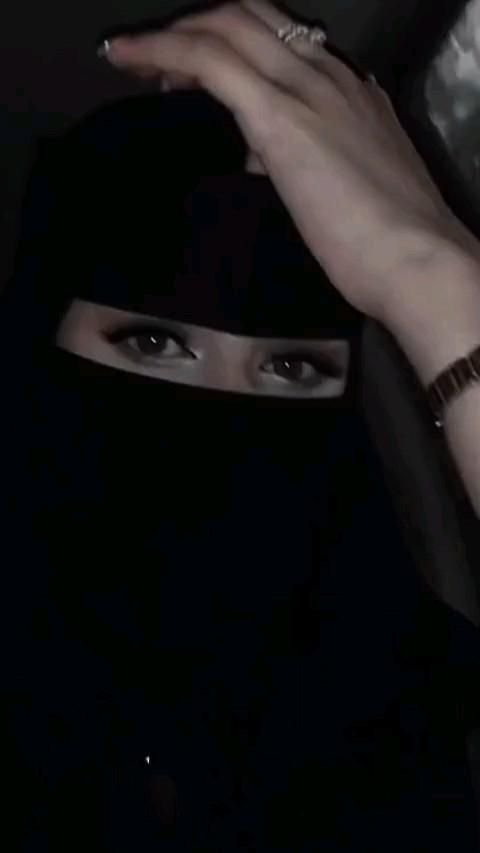 Hijabi Portrait Perfect for Your Feed