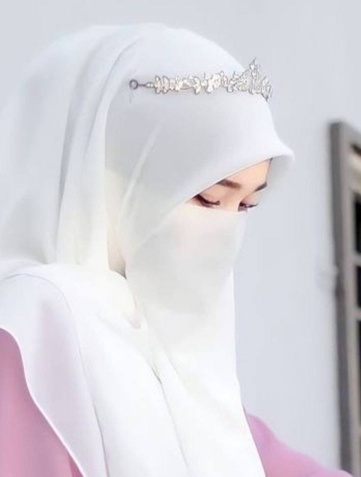 Hijabi Beauty — Must See