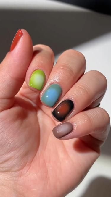 Minimalist Gel Nails