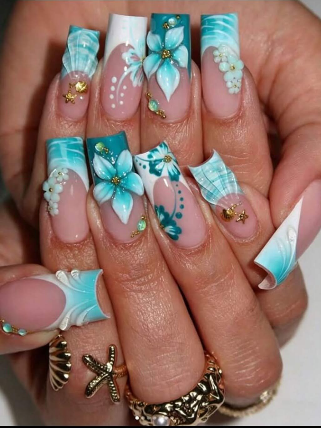 Minimalist Manicure Inspiration