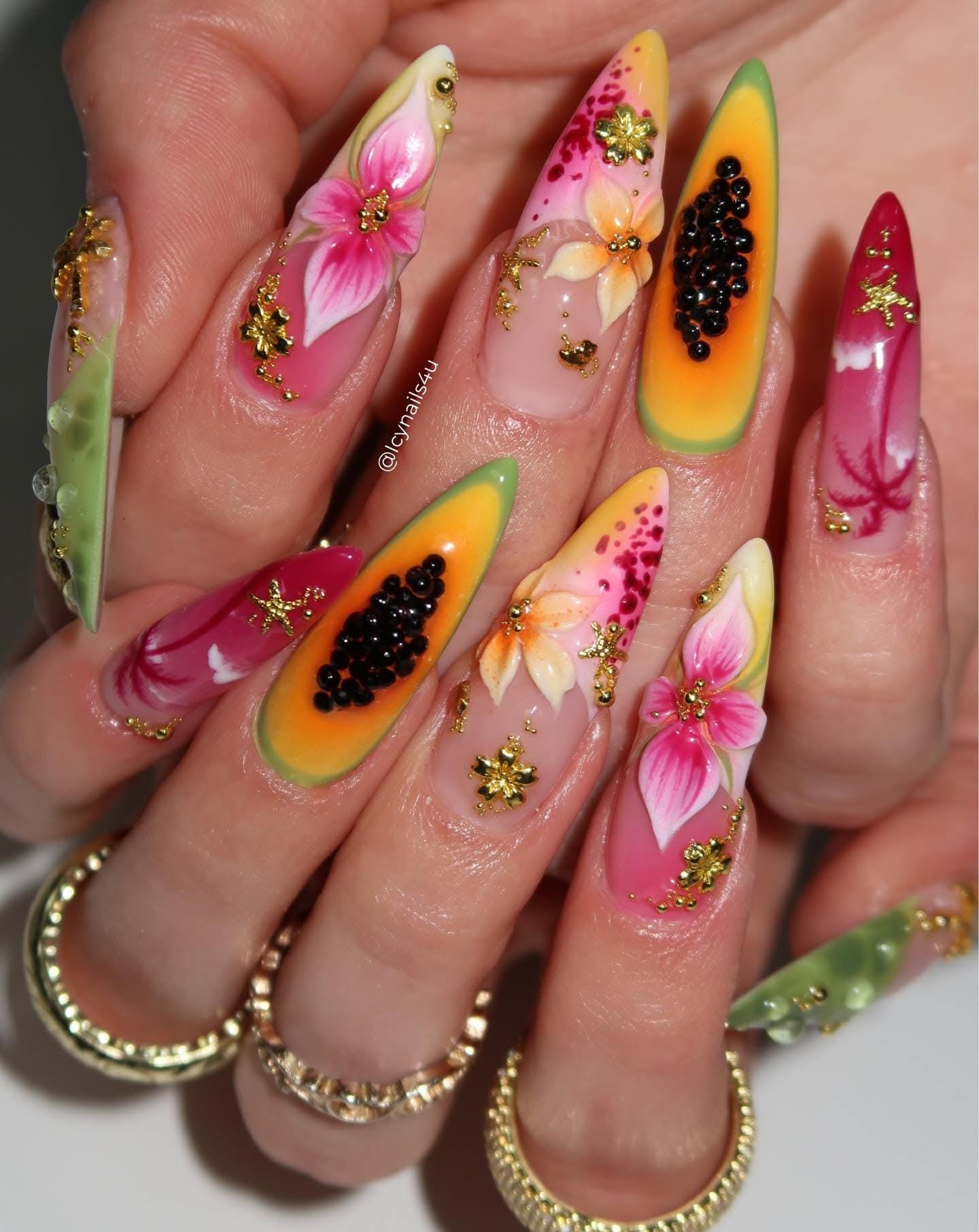 Hot Manicure Aesthetic