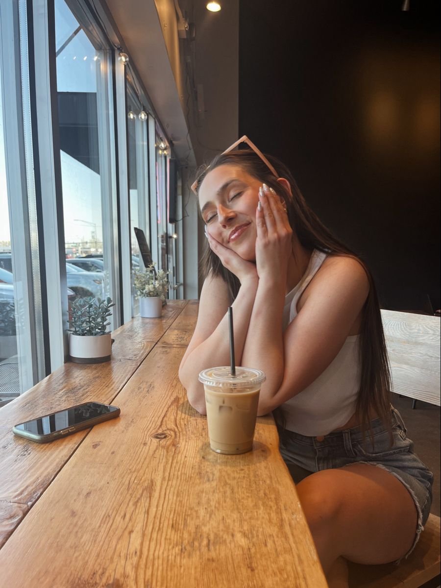 Chic Coffee Shop Atmosphere Ideas 6