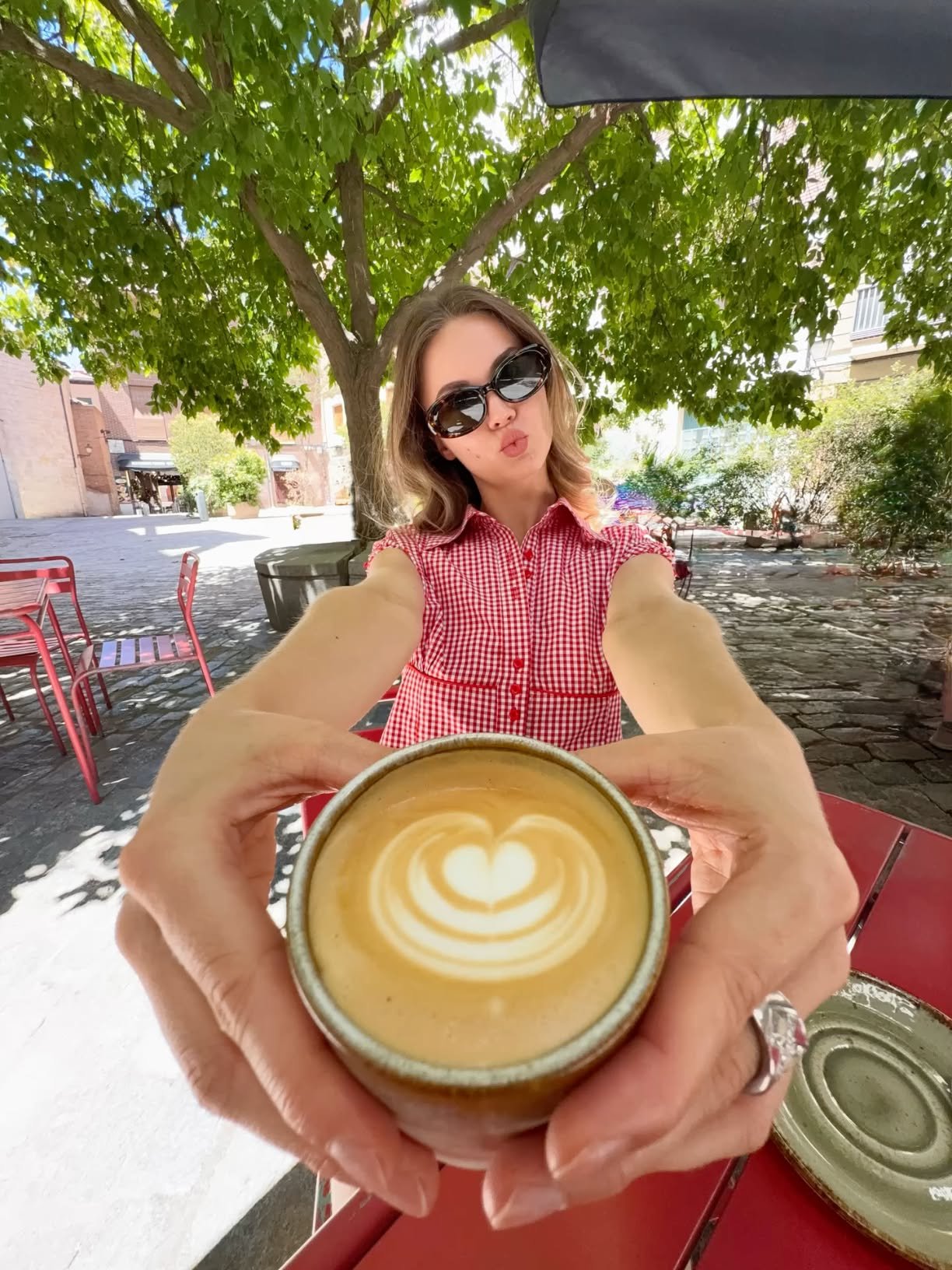 Chic Cafe Interior Style Ideas 4