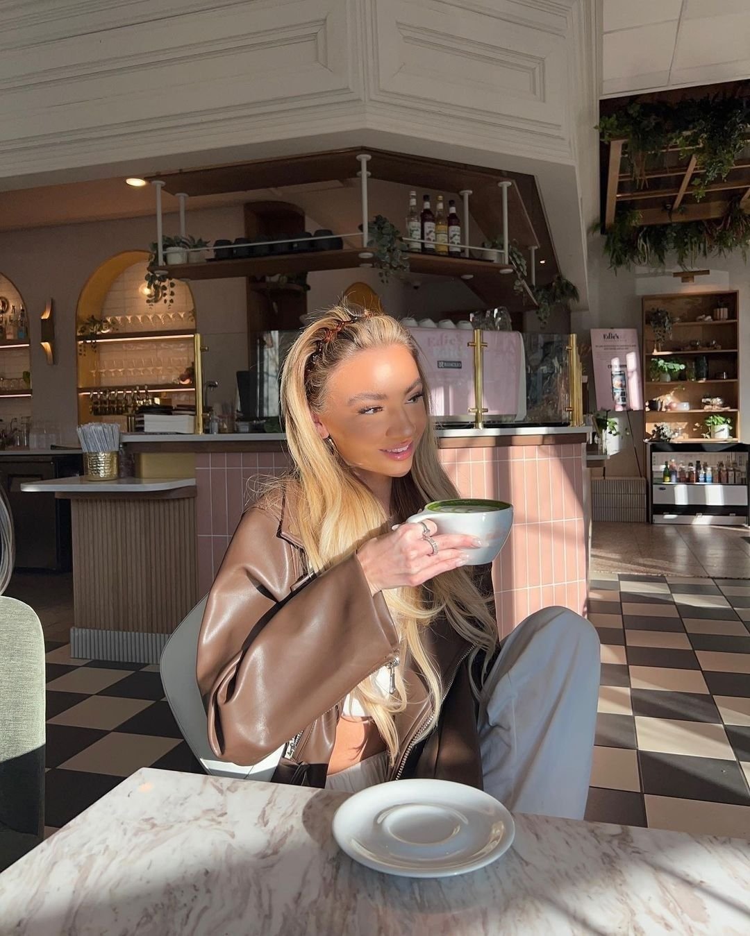 Chic Cafe Interior Style Ideas 4