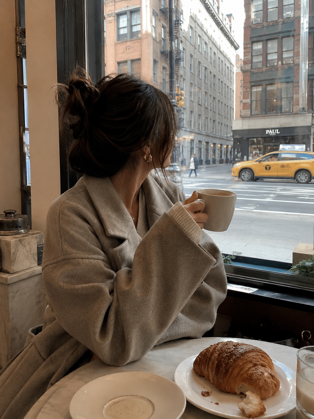 Chic Cafe Interior Style Ideas 4