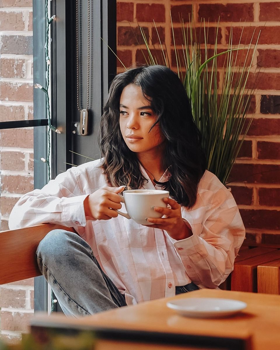 Cozy Coffee Shop Style Inspiration 5