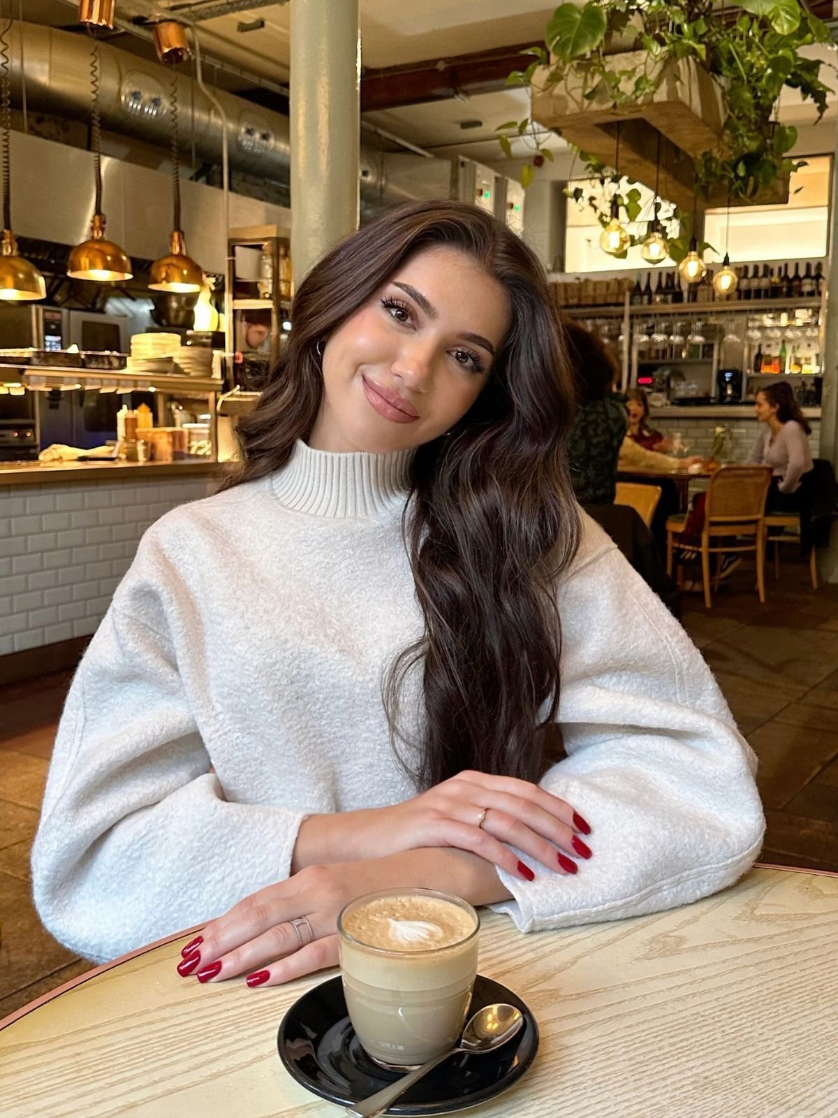 Chic Coffee Shop Atmosphere Ideas 5